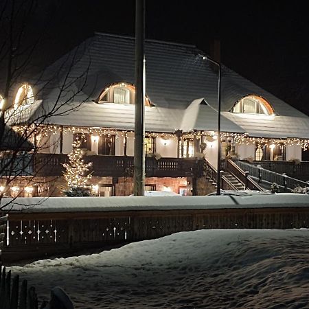 Hotel Pensiunea La Moara Fundu Moldovei Exteriér fotografie