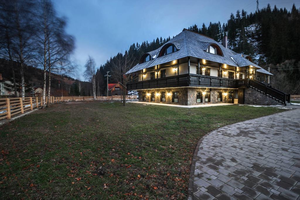 Hotel Pensiunea La Moara Fundu Moldovei Exteriér fotografie