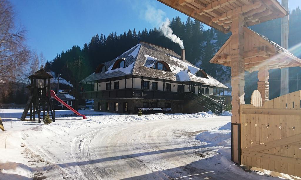 Hotel Pensiunea La Moara Fundu Moldovei Exteriér fotografie