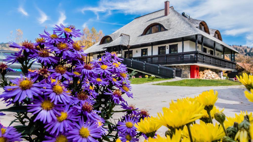 Hotel Pensiunea La Moara Fundu Moldovei Exteriér fotografie